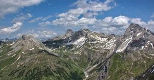  Blick in Richtung Wetterspitze (Mitte hinten), Feuerspitze (Mitte) und Vorderseespitze (rechts)